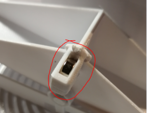 Blev tvungen att göra ett nytt magnetfäste som enbart triggar reed switchen vid tippning