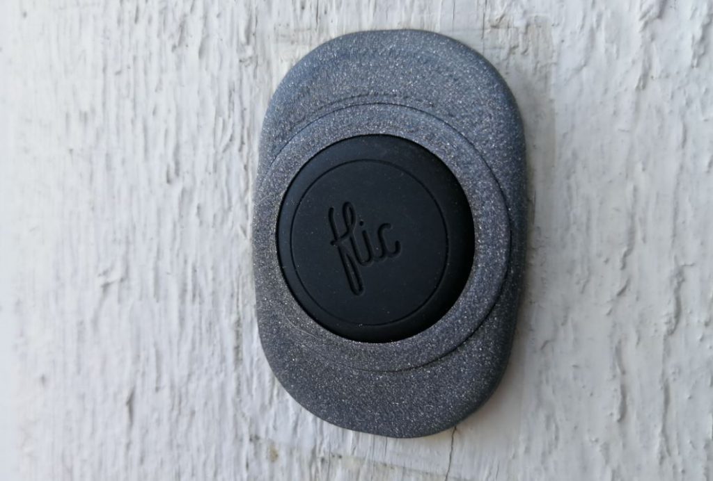 Här är min dörrklocka med en Flic knapp, den kopplar upp sig mot FLIC hub.