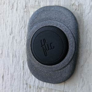 Här är min dörrklocka med en Flic knapp, den kopplar upp sig mot FLIC hub.