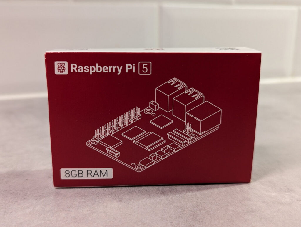 Test av Raspberry Pi 5 med olika tillbehör - Raspberry Pi 5 (RPI 5), Den har äntligen fått en strömknapp!